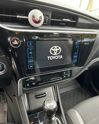 Toyota Auris cena 57900 przebieg: 67000, rok produkcji 2017 z Zambrów małe 92